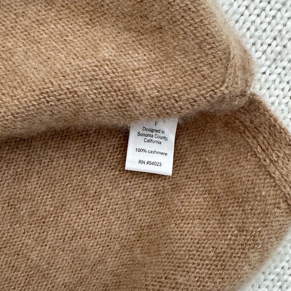 Athleta 100% Cashmere Turtleneck Sweater Cream/Brown Size XXS - Picture 3 of 7